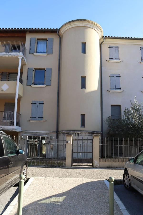 Uzes Centre La Terrasse Des Capucines Avec Garage Privee Apartment Exterior photo
